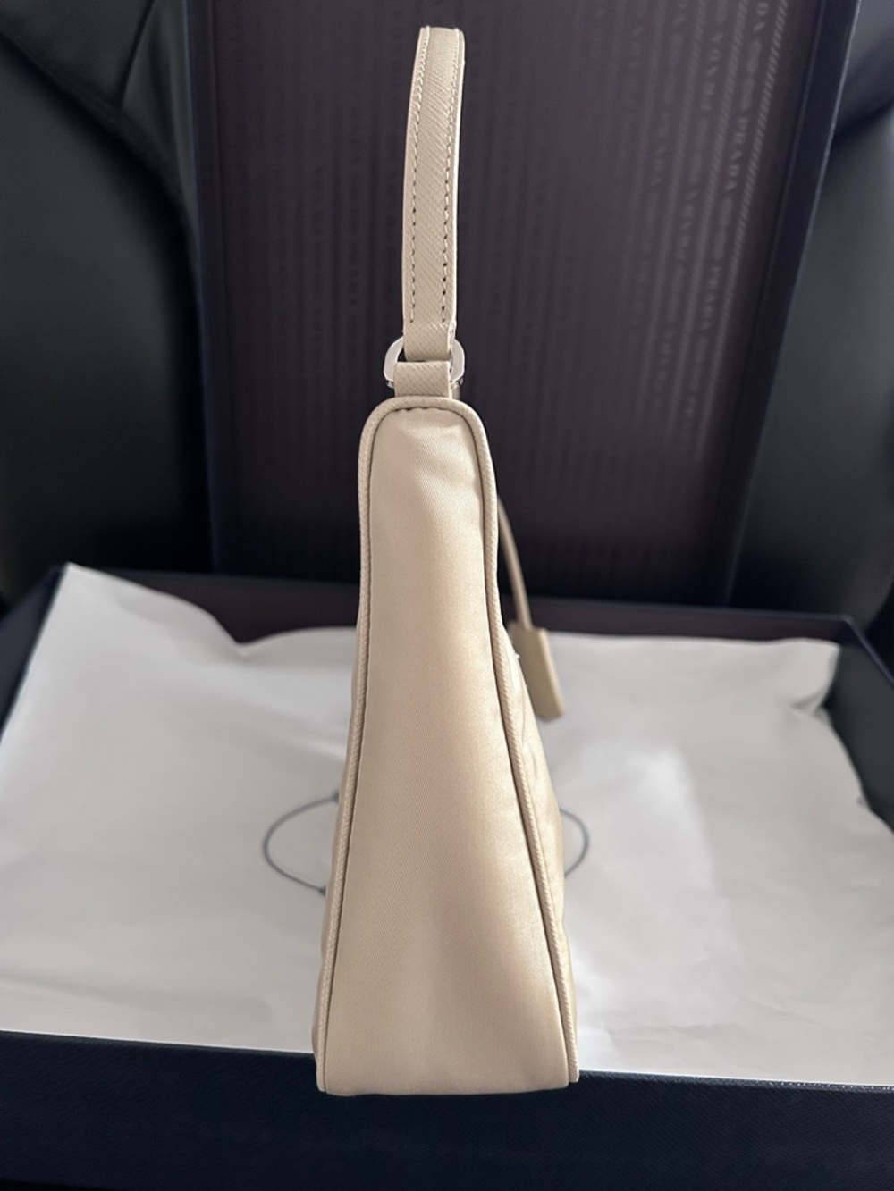 Authentic Prada Re-Edition 2005 Mini - Picture 10 of 14